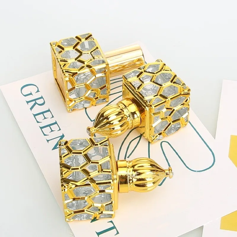 10ml ลูกกลิ้งแก้วสแควร์ขวดน้ําหอมม้วนขวด Travel Empty Parfum คอนเทนเนอร์ตัวอย่าง