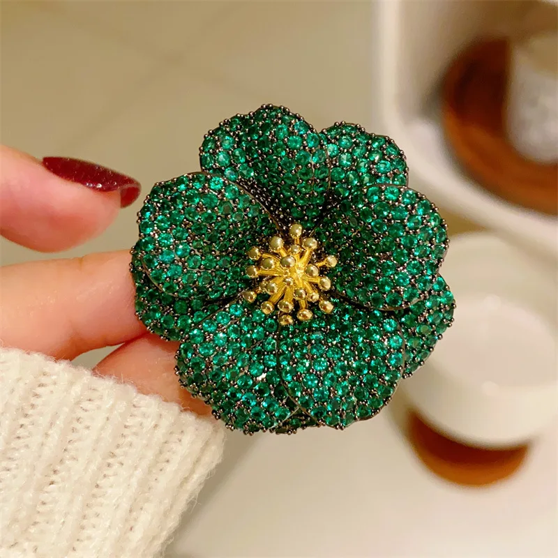 Retro High-end Colombian Emerald Multi-layer Flower Women\'s Brooch Elegant Design Suit Jacket Pin Temperament Accessories Gift