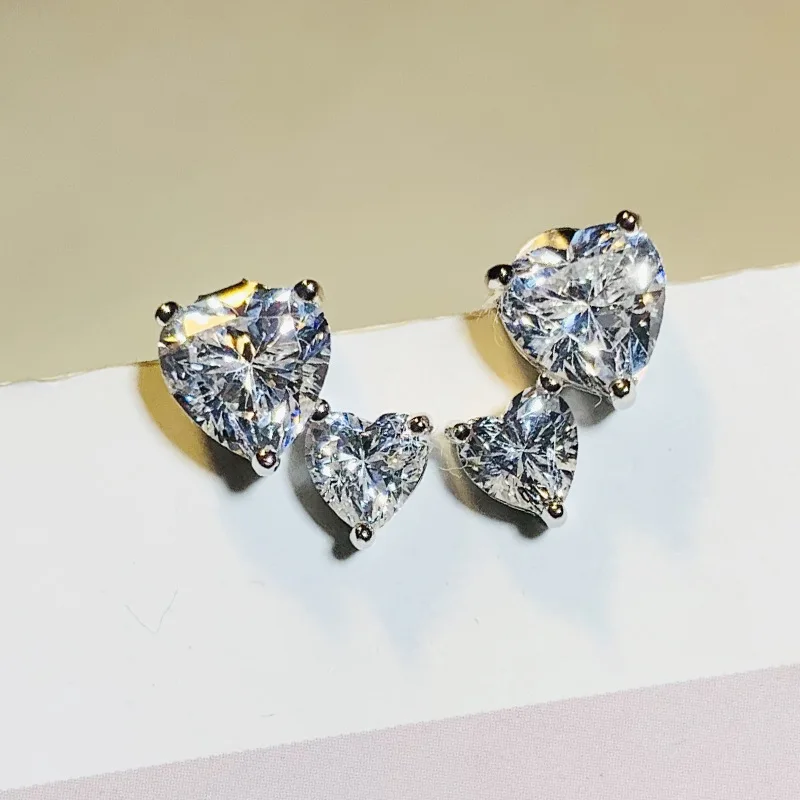 Huitan neueste doppelte Hitze kubischen Zirkon Ohr stecker für Frauen Silber Farbe moderne Mode weibliche Liebe Ohrringe Ewigkeit Schmuck