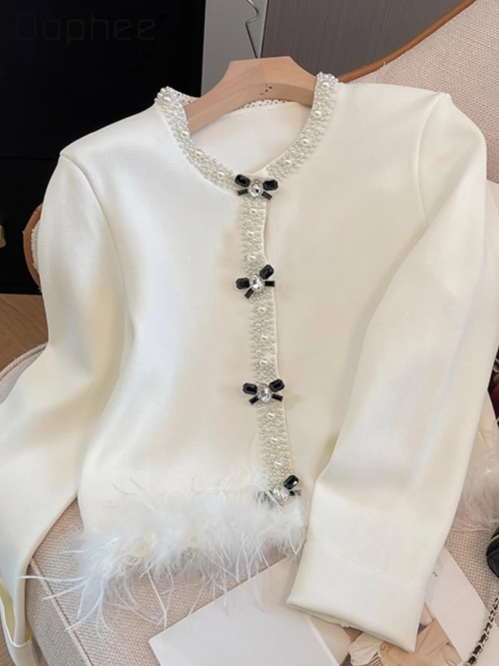 

High-end Feather Patchwork Round Neck Beaded Cardigan Women French Elegant Socialite Fashion Light Luxury Knitted Short Coat