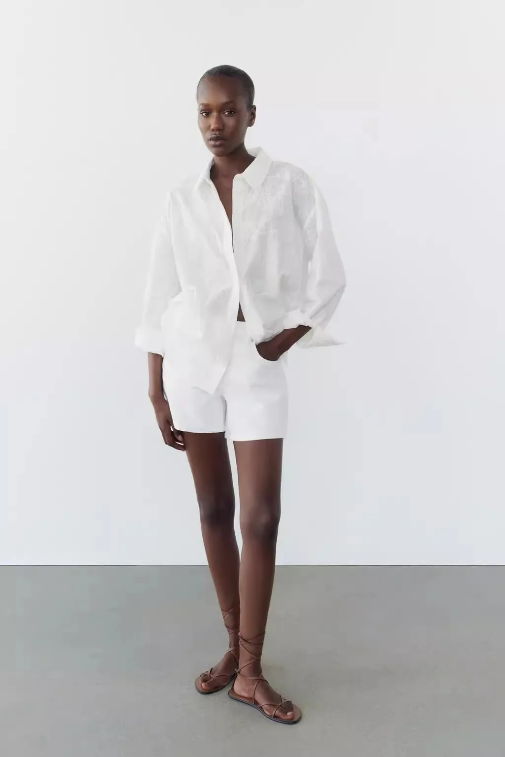Nouvel été 2024 femmes banlieue Sle brodé fleur longue col Sve irt coupe ample longueur régulière couleur Pure