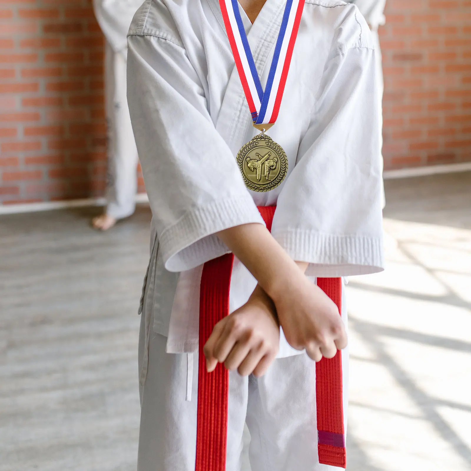 

Hanging Medal Zinc Alloy Martial Competition Award Medal Metal Decor for Karate Taekwondo Event Achievement Recognition