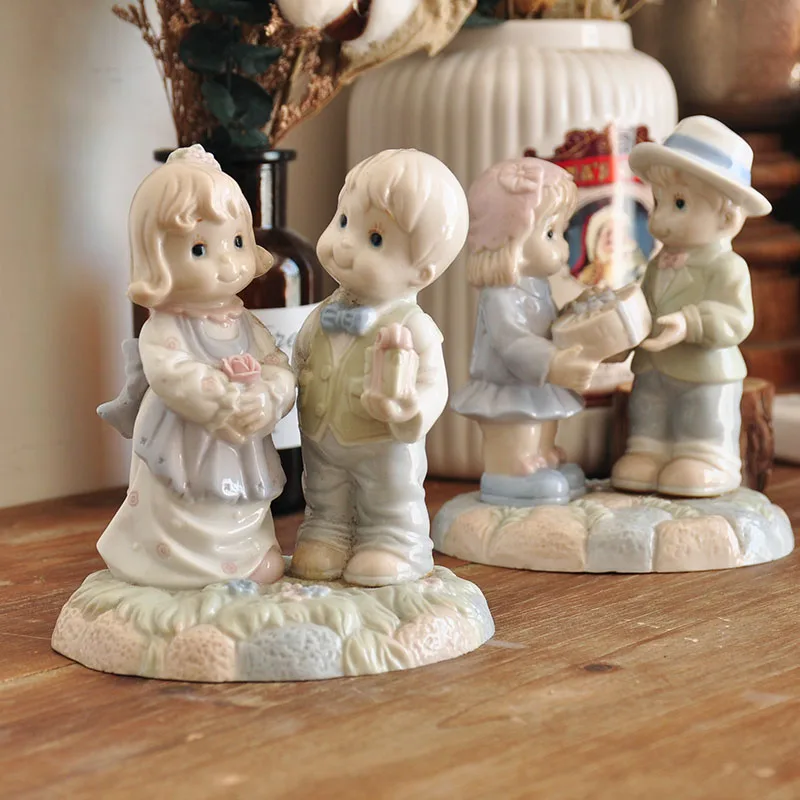 

Happy Valentine's Day "Love Is The Beauty of A Soul" Ceramic Boy and Girl Figurines Lovers Gift Home Decorations Gifts