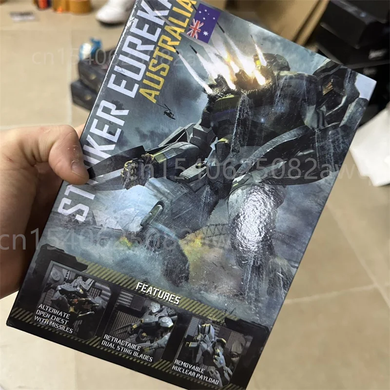 Neca Pacific Rim Figure Striker Eureka Japanese Mecha Bandai LED Thirteen locations With Led Light Luminuos Version Toys Gifts