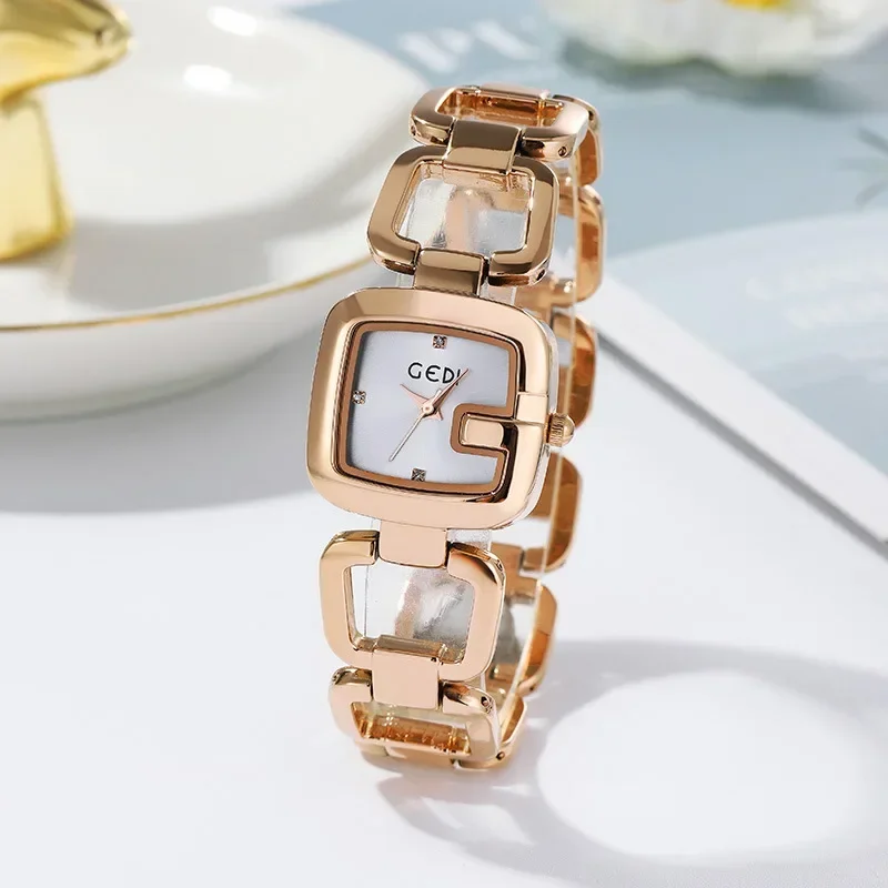 NEW Light Luxury Bracelets Simple Fashion Women Watches High Grade Quartz Ladies Watch Medium Antique Alloy reloj para mujer