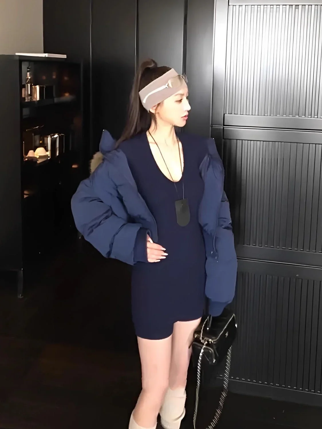 Lady Navy Blue Cropped Hooded Puffer Jacket With Faux Fur Collar Zip‑up Loose Short Cotton Padded Coat Winter Warm Outerwear