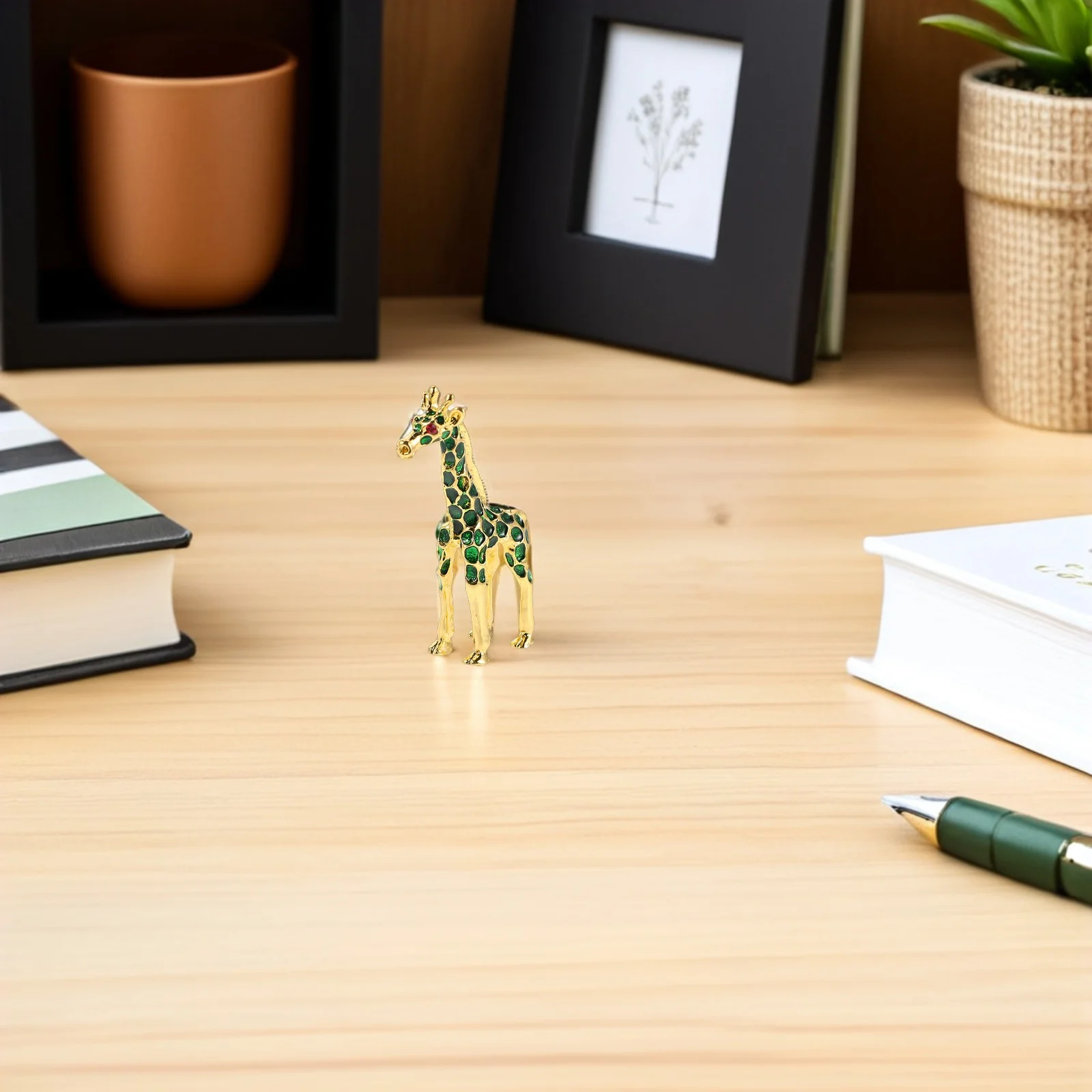 

Stylish Metal Giraffe Ornament Detailed Craftsmanship Versatile Style Match Home Office Decor Giraffe Ornaments for The Home