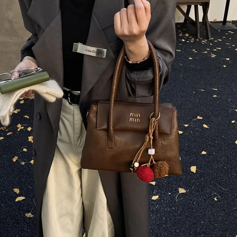 

Stylish Vintage Diaper Bags For Women Simple Designer Leather Crossbody Bag Elegant Minimalist Trendy Commuter