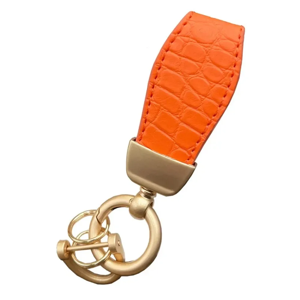 พวงกุญแจรถหนังสไตล์วินเทจสำหรับผู้ชายและย้อนยุคสำหรับผู้หญิงพวงกุญแจโลหะสลักด้วยเลเซอร์โลโก้ตามต้องการ