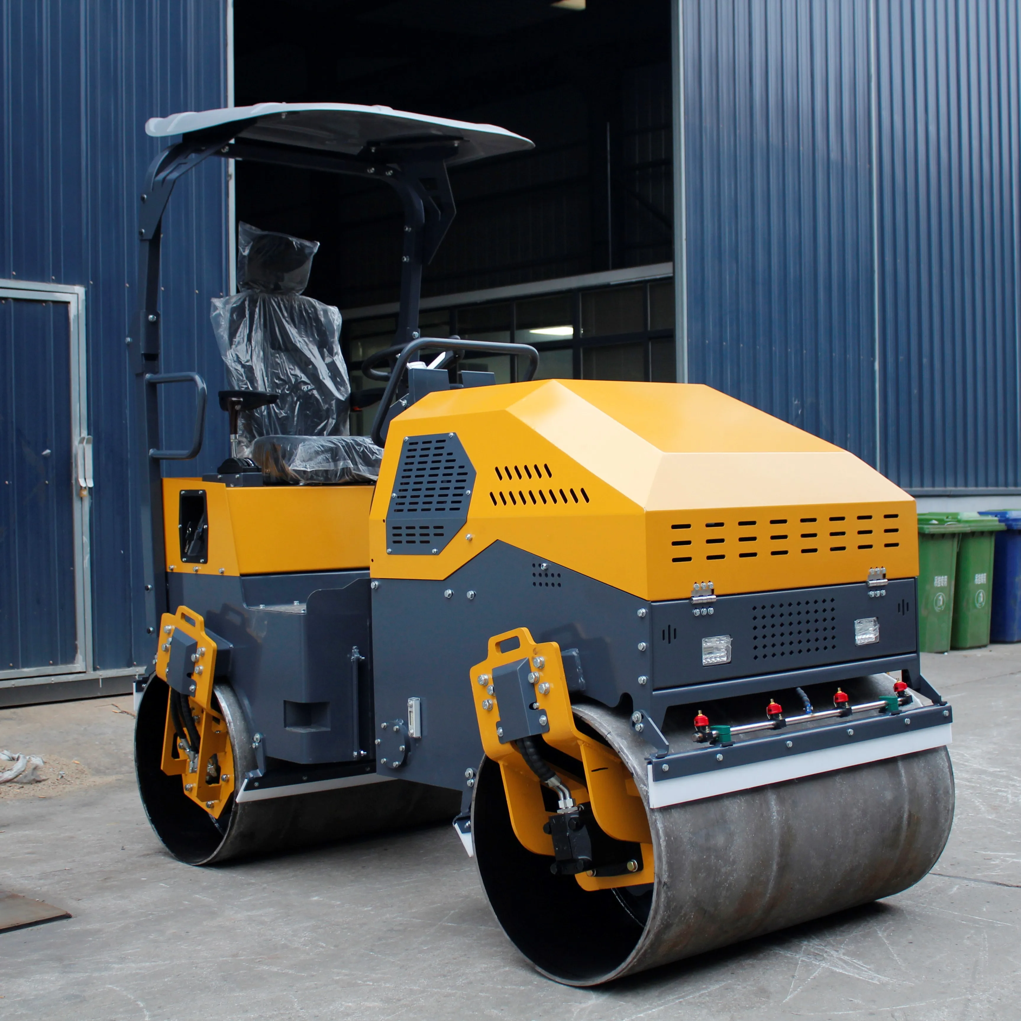 

1.2 Ton Small Road Roller, Vibratory Compactor, Compacting Soil and Trenches in Construction and Landscaping Projects