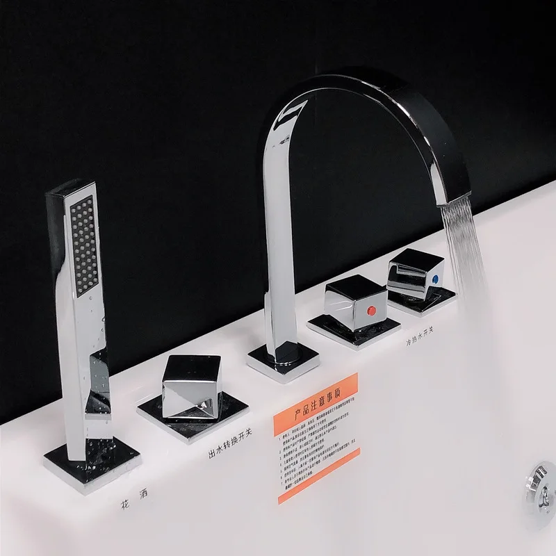 

Double fun small apartment household adult bathtub surfing