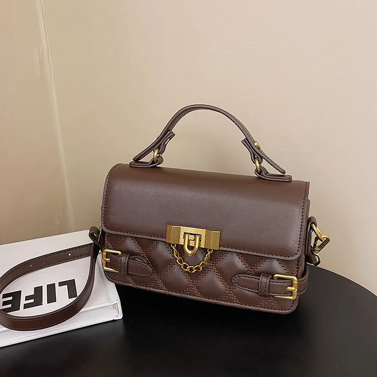 New textured small bag, retro versatile diamond shoulder bag, portable messenger small square bag.