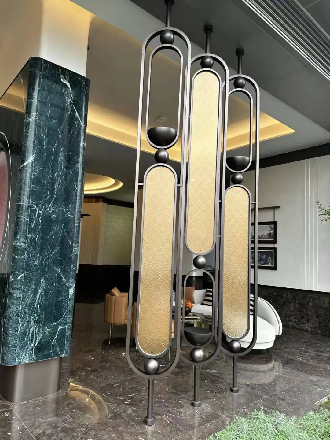 Ethereal Glass with Transparency Touch 304 316 Stainless Steel Room Divider for Modern Interiors