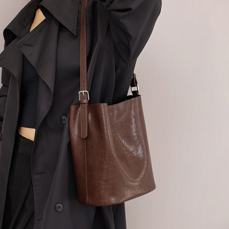 

Women's Cow Leather Fashion Crossbody Bags Ladies High Quality Luxury Designer Handbags Female Retro Cowhide Shoulder Bag Lady