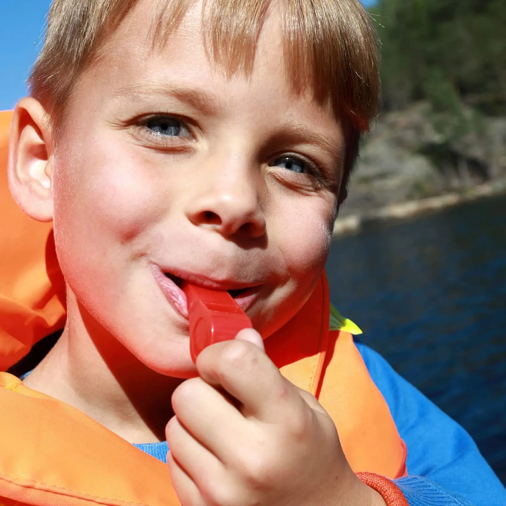 50 قطعة الحكم المهنية غير النووية صافرة الثعلب صافرة البلاستيك المنقذة للحياة صافرة خاصة للعبة الغنية