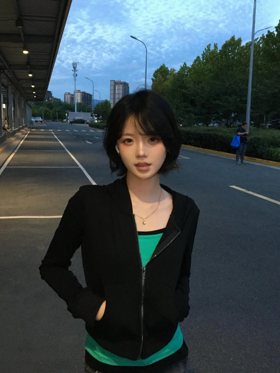 Korean Style Short Hoodie Jacket Women's Autumn Light High Contrast Strap Vest Top Two-Piece Set Casual Loose Fit Long Sleeve