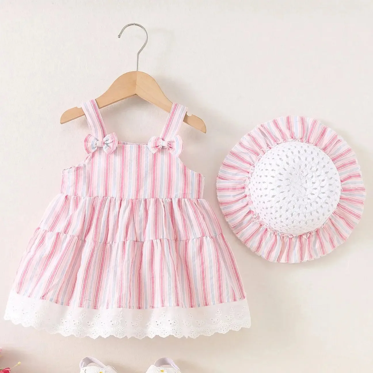 فستان أطفال صيفي بعمر 0-3 سنوات فستان بحمالات للفتيات الصغيرات فستان أنيق مخطط للحفلات فستان الأميرة + قبعة ملابس أطفال