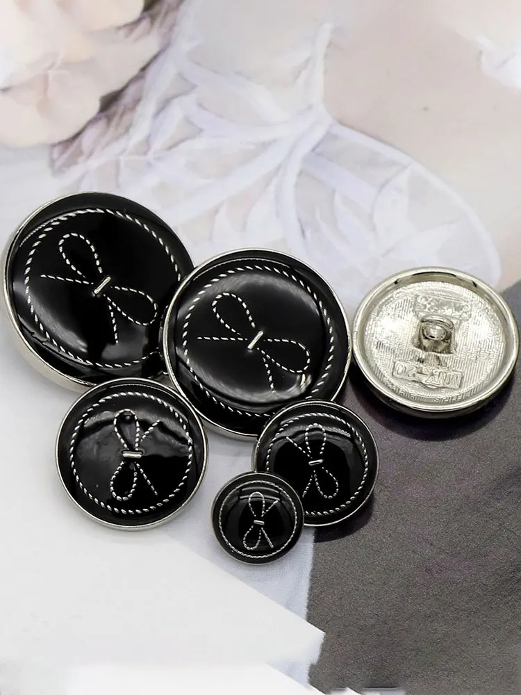 Bogen Desinged Metall Runde Tasten Von Kleidung Hohe Qualität Schwarz Weiß Vintage Dekor Taste Nähen Zubehör Hand 6 stücke/lo – Detail 4