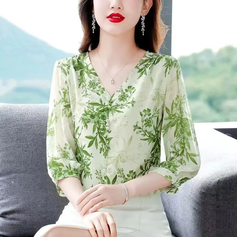 2024 New Summer Minimalist Office Lady V-neck Women\'s Floral Buttons 3/4 Sleeve Fashion All Match Loose Chiffon Shirt Tops