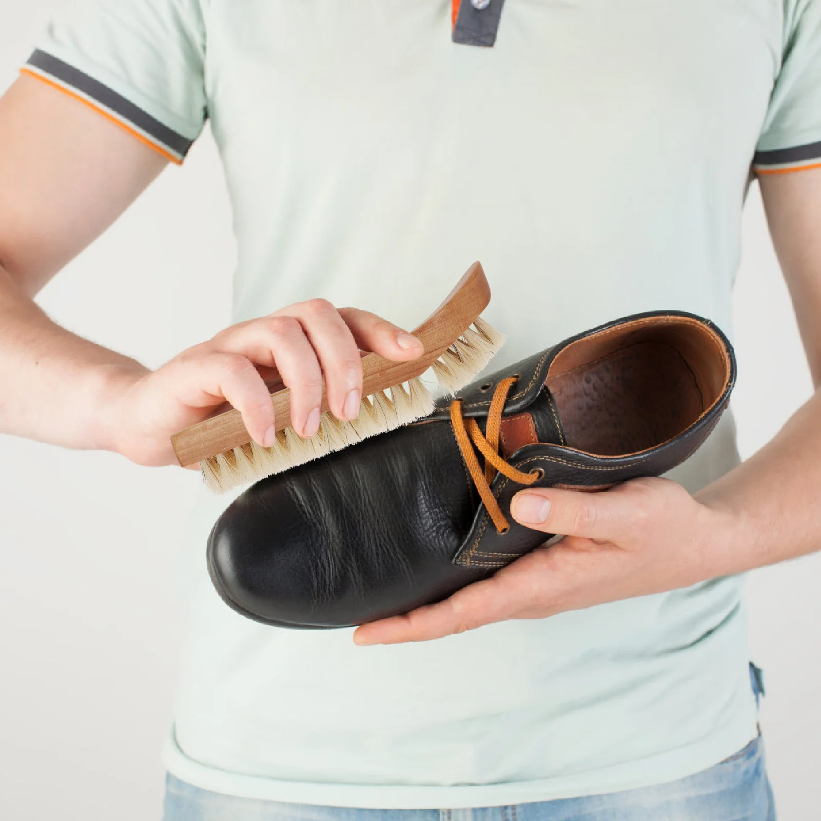 

2Pcs High-Grade Shoe Brush Set Horsehair Bristle for Shoes Smooth Polish Comfortable Handle Footwear Care Cleaning Kit