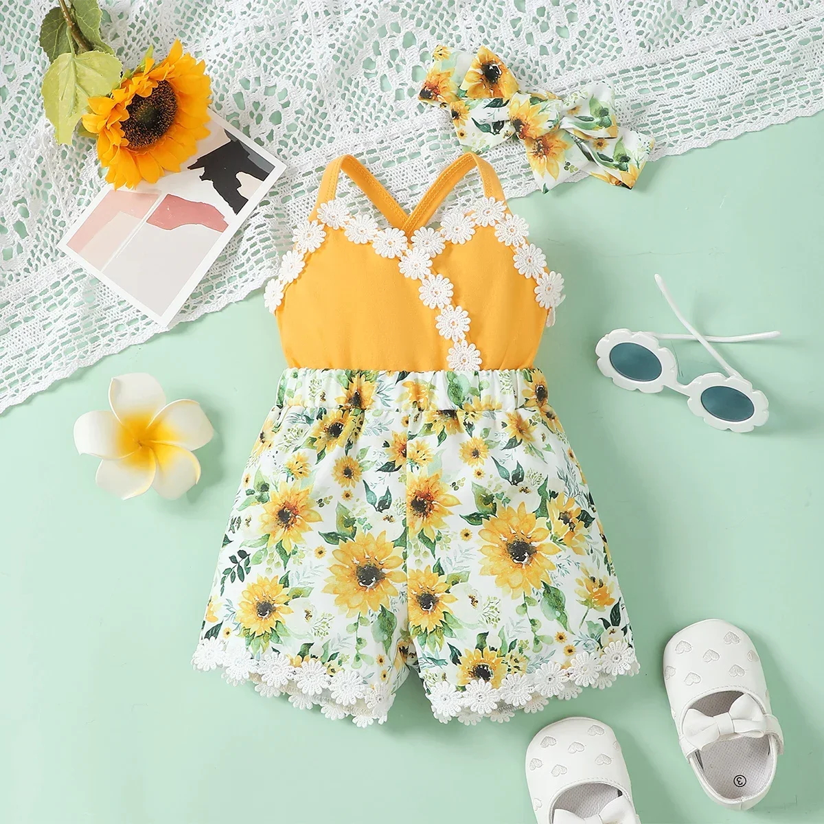 

Toddler Baby Girl Bodysuit Sling Flower Print Splicing Embroidery Lace Romper Suitable for Summer Season Perfect for Outings