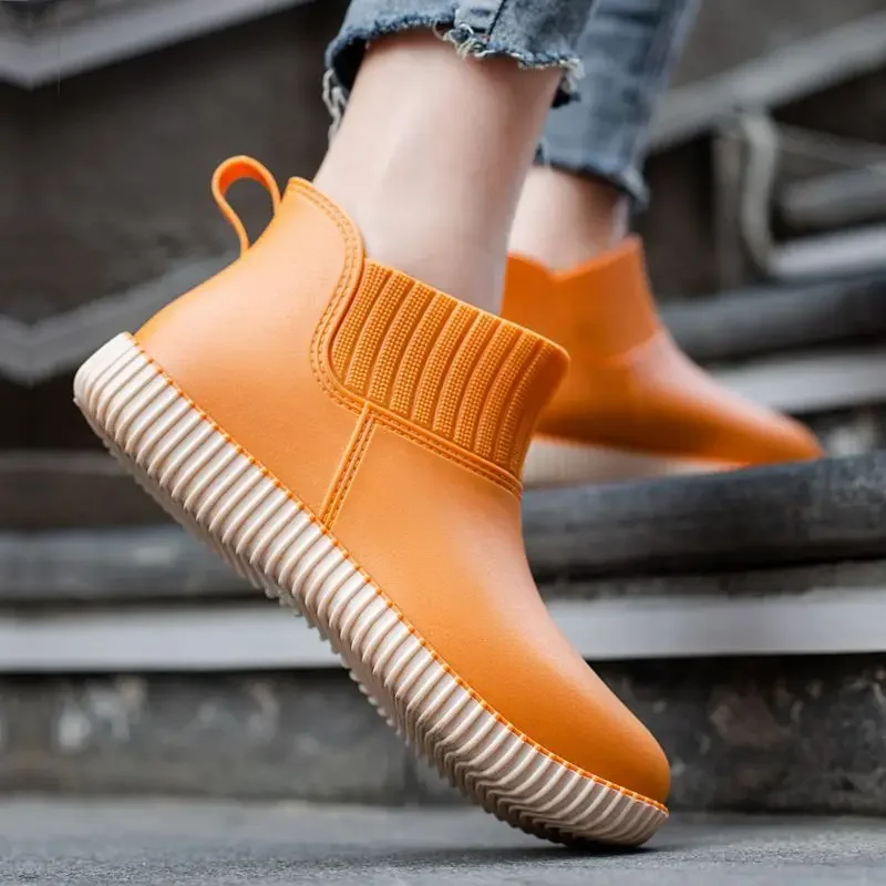 

Women's Color Blocked Rain Boots Outdoor Fashion Waterproof Slip Resistant Thick Sole Thermal Lined for Kitchen Car Washing