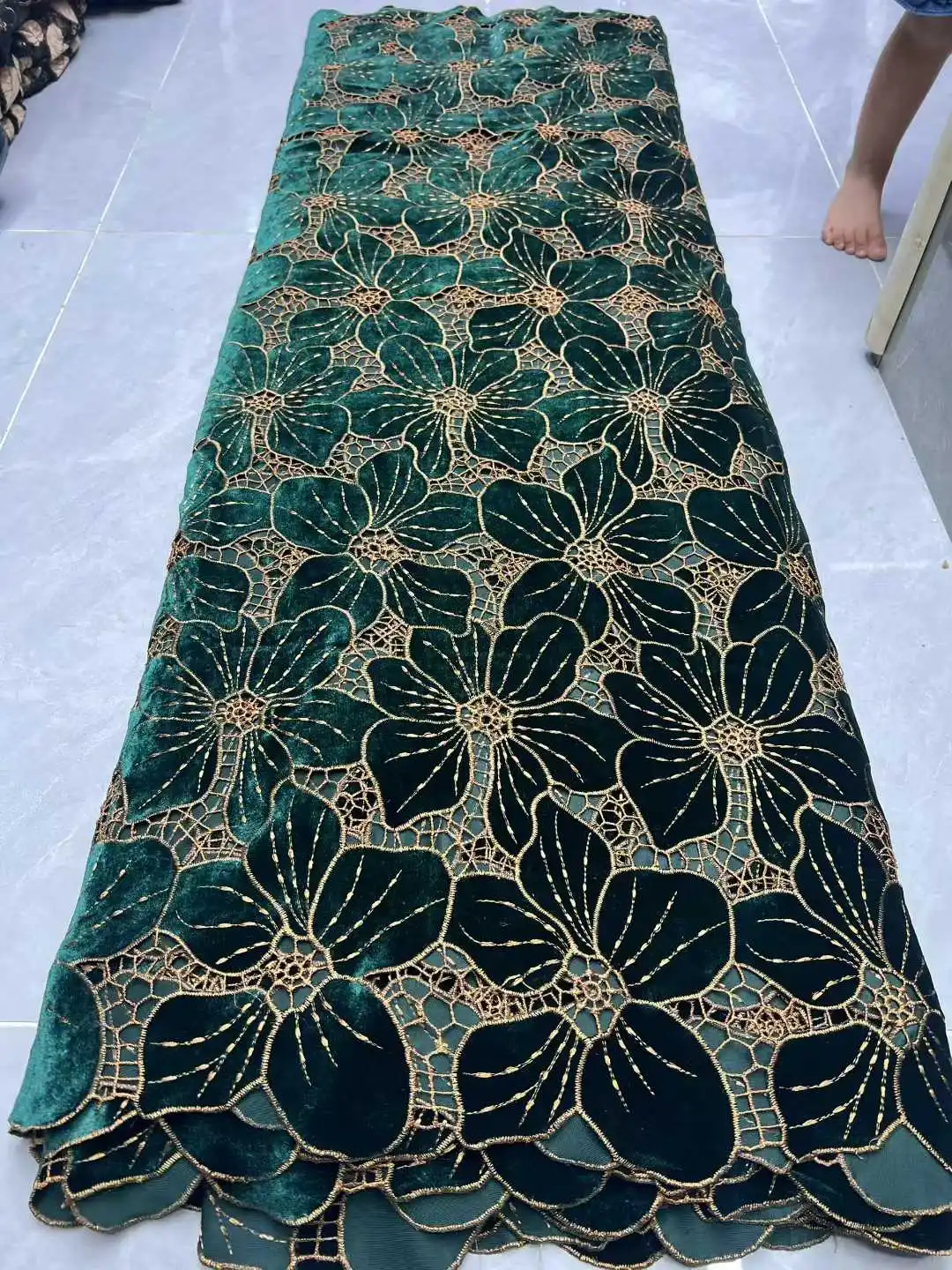 

2025 Fashion African Velvet Lace Fabrics High Quality Women Party Women Embroidery Nigerian French Lace Materials For Wedding