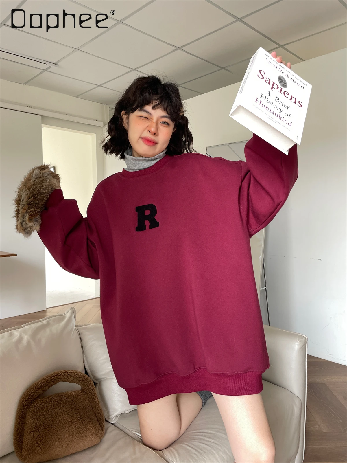 

Autumn Winter Loose Round Neck Fleece Trendy Brand Sweatshirt for Women Embroidered Oversized Sweatshirt Women Clothing