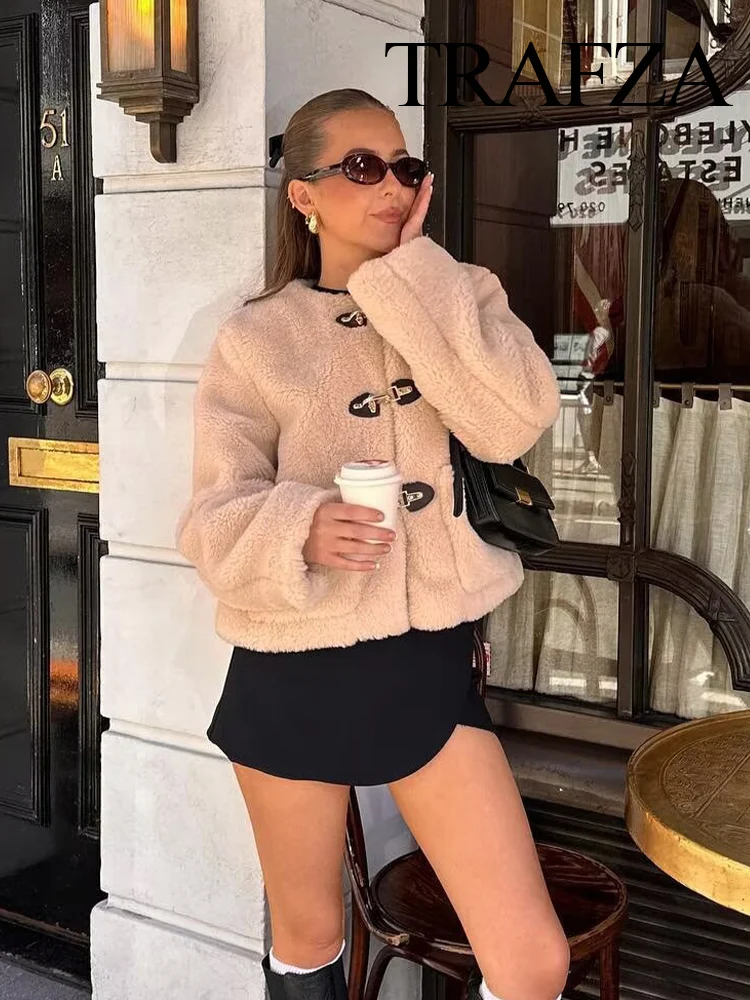 

TRAFZA Woman's Autumn Fashion VersatileSolid Spring Buckle Fleece Coat Female Round Neck Pockets Street Casual Warm Short Jacket