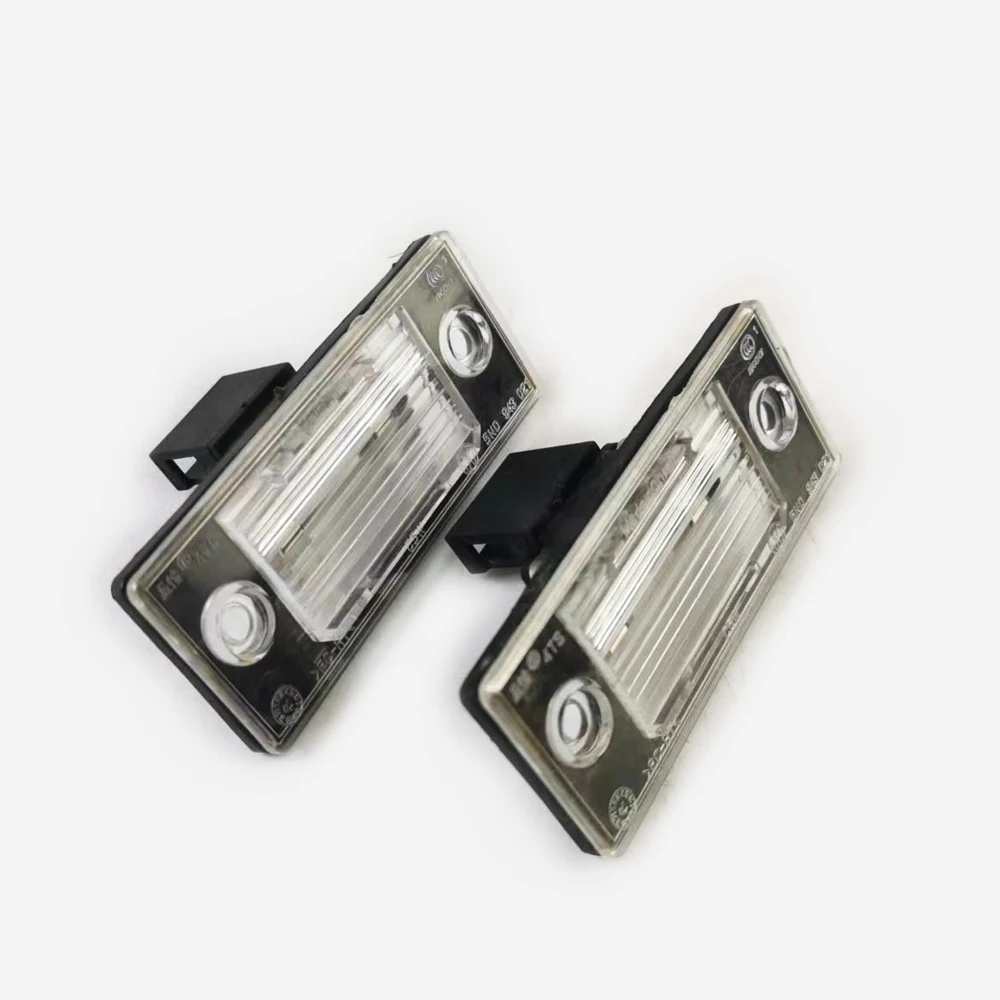 2Pcs License plate lamp 5N0943021 5ND943021 For VW Jetta Polo Passat Tiguan Sharan Touran Touareg Skoda Octavia Superb Yeti