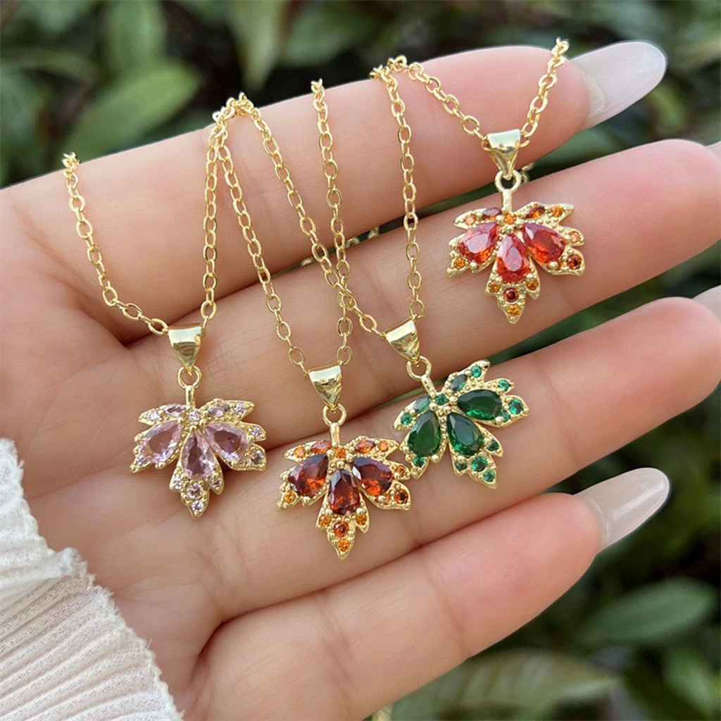 

4Pcs/lot New Fashion Love Memory Red Maple Leaf Necklace Korean Girly Temperament Versatile Green Clavicle Chain Gift