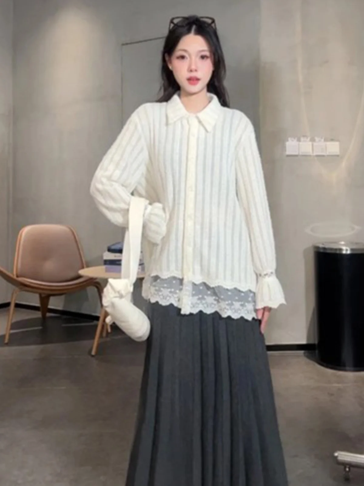 

Fashionable Lace Shirt Women's Loose Fit Long Sleeve Neck Slimming Casual Style Texture Versatile Design Spring 2025