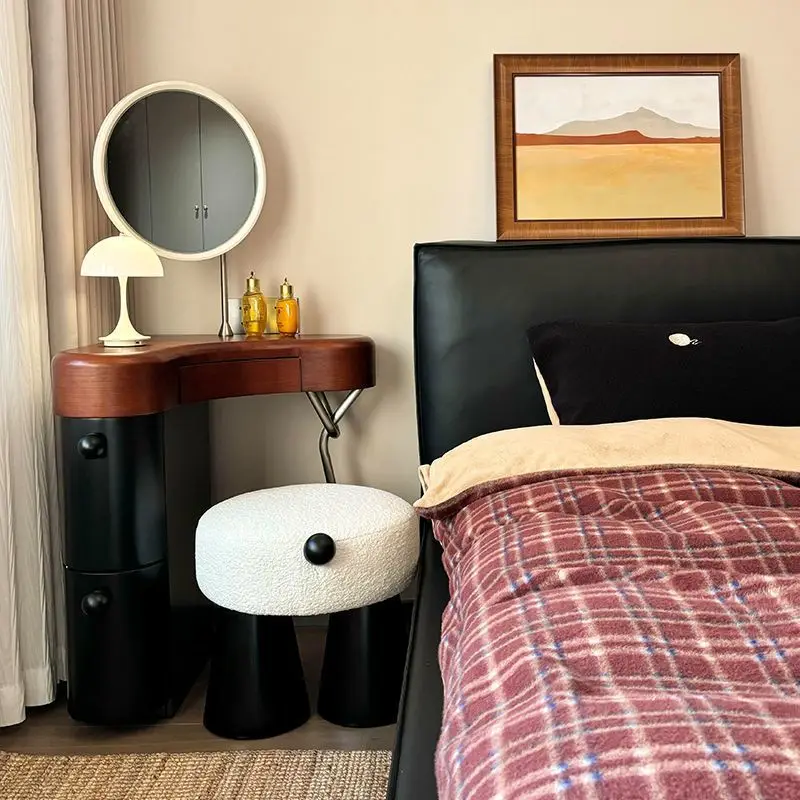 خزانة تخزين زاوية من الخشب الصلب، غرفة نوم منزلية مدمجة مع طاولة مكياج زاوية مرآة