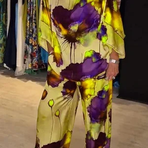 Set aus gemusterten Satin von zwei Teilen für Frauen, 3/4 -Ärmel, runde Hosen mit Hals, Sommermode, Hosen 8 Hauptverkaufsmanager Set Women - №7