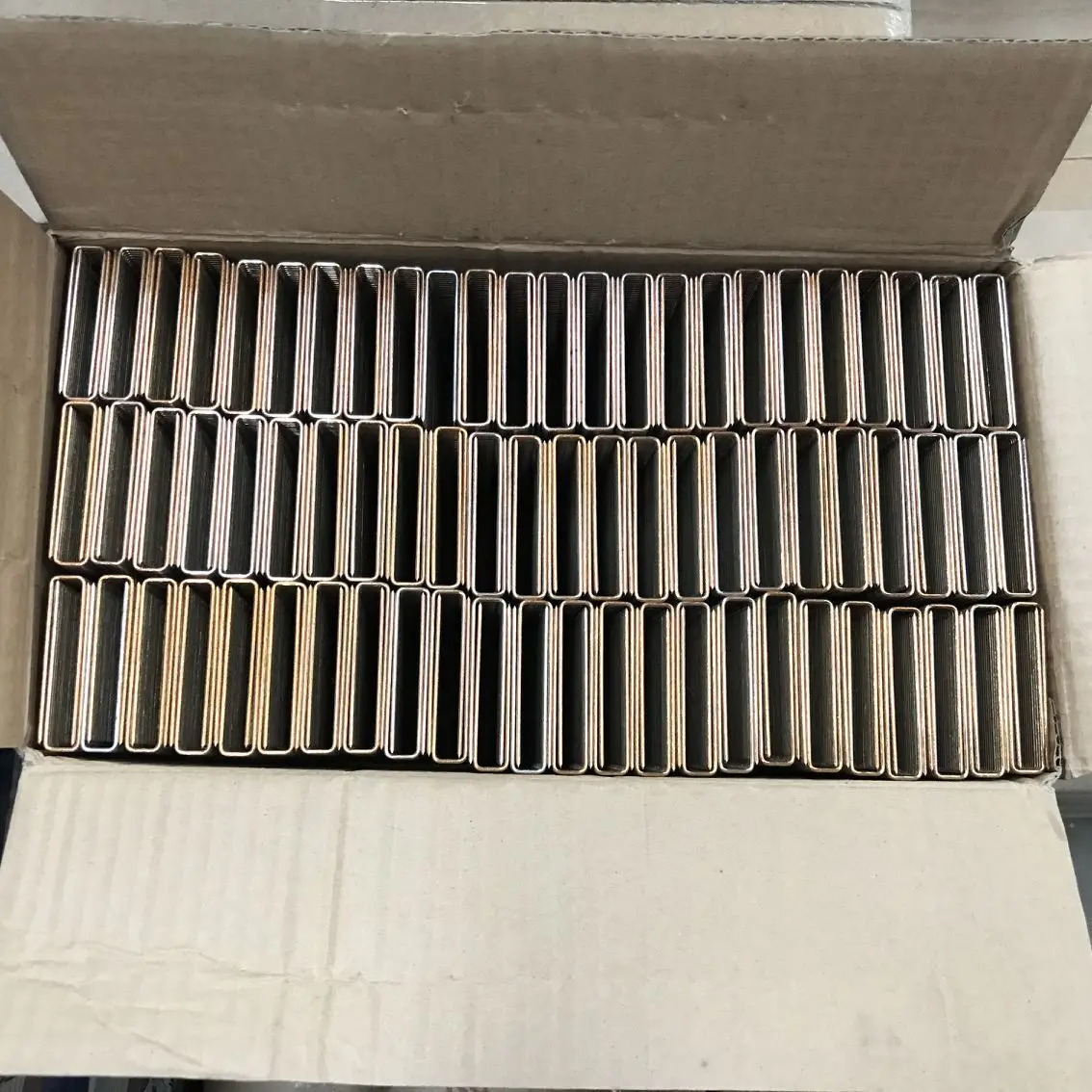 

10000pcs Staples N851 Air Nailer Copper plating Nails Crown 11.1mm U-shape Nails Length 37mm Pneumatic Stapler Nails