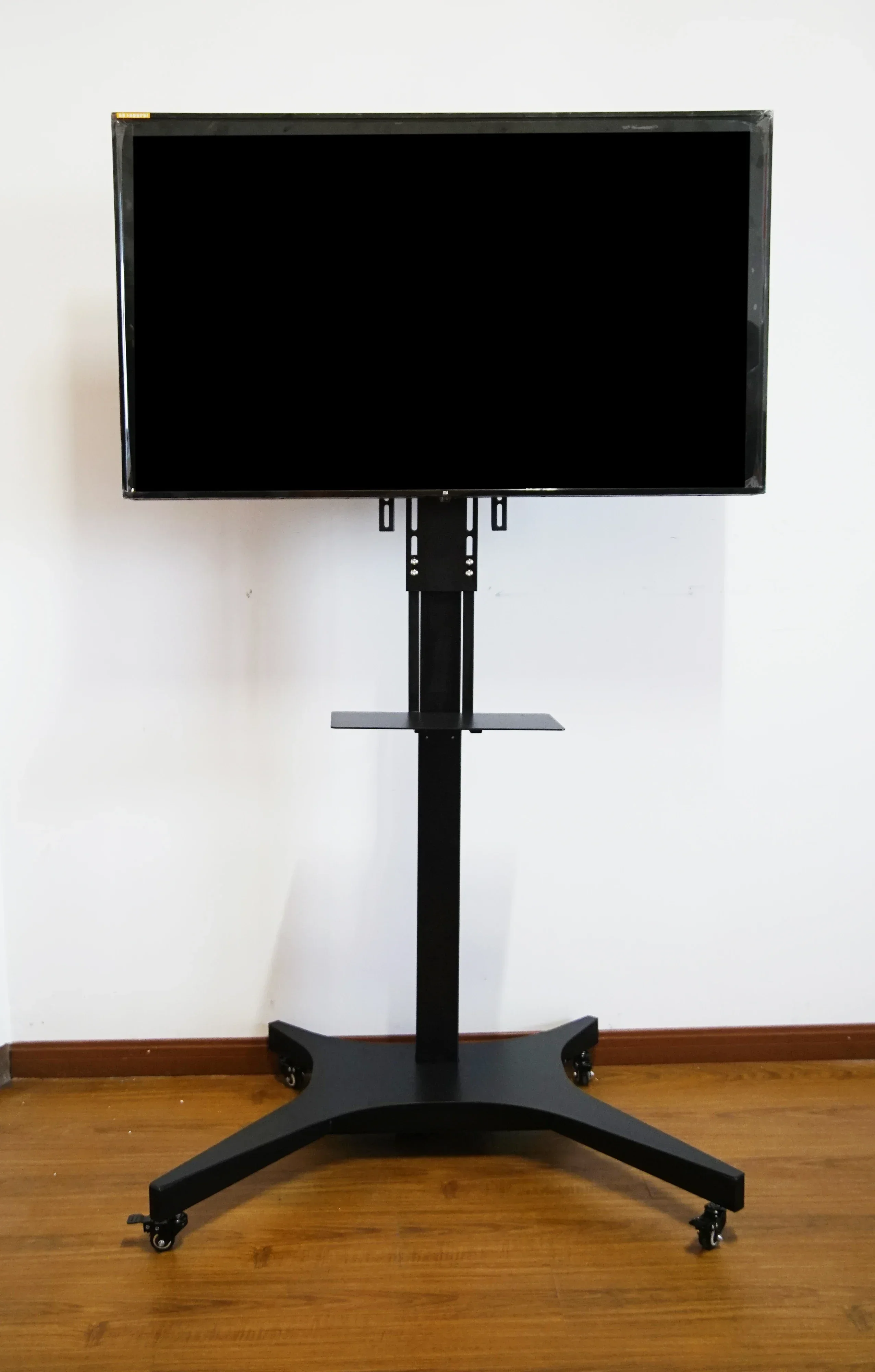 

Мобильная ТВ-стойка-тележка для дома, офиса, отеля с поддоном и кронштейном VESA для телевизоров LCD/LED 30-70 дюймов, на колесиках, модель W