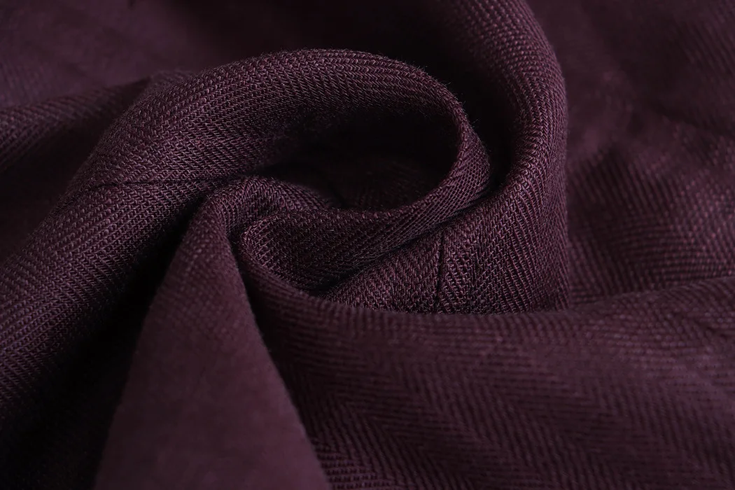 Sommerliche Damen-Weste in einfarbigem Design mit Rundhalsausschnitt und Schlitz vorne, ärmellos. – Detail 31