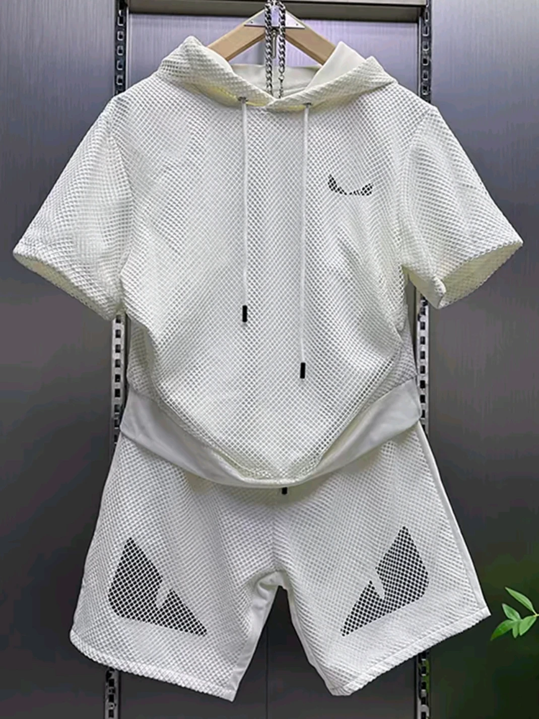 

Летний мужской повседневный комплект из двух предметов: шорты и футболка. Модный, стильный, премиум-класса. Новинка. Молодежная одежда.