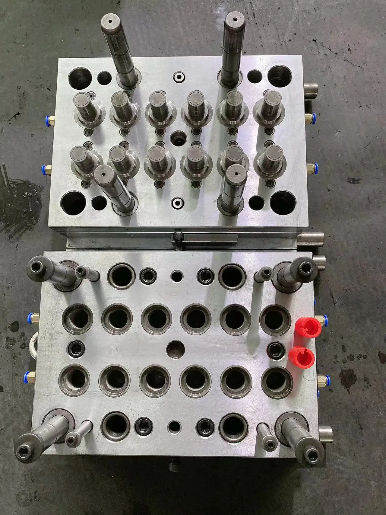 Plastic Injections Moulds Maker Wine Bottle Cap Moulds Wine Whisky Cap Mold Plastic Pilfer Proof Cap Moulding