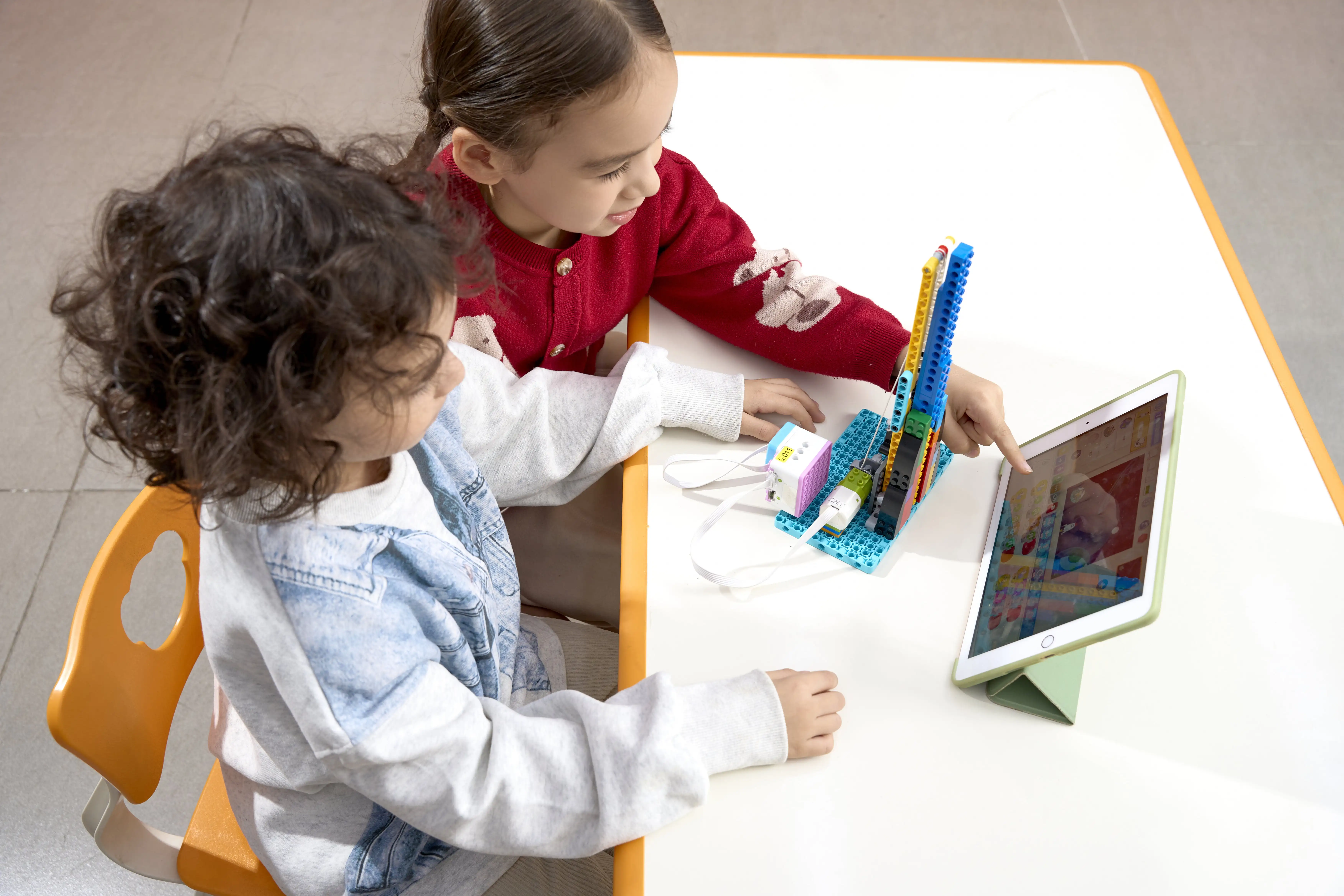 Set Robot Pengodean Interaktif ICQbot Mainan Robot Pendidikan Jarak Jauh Skala 1:8 dengan Blok Pendidikan Listrik Wedo2.0