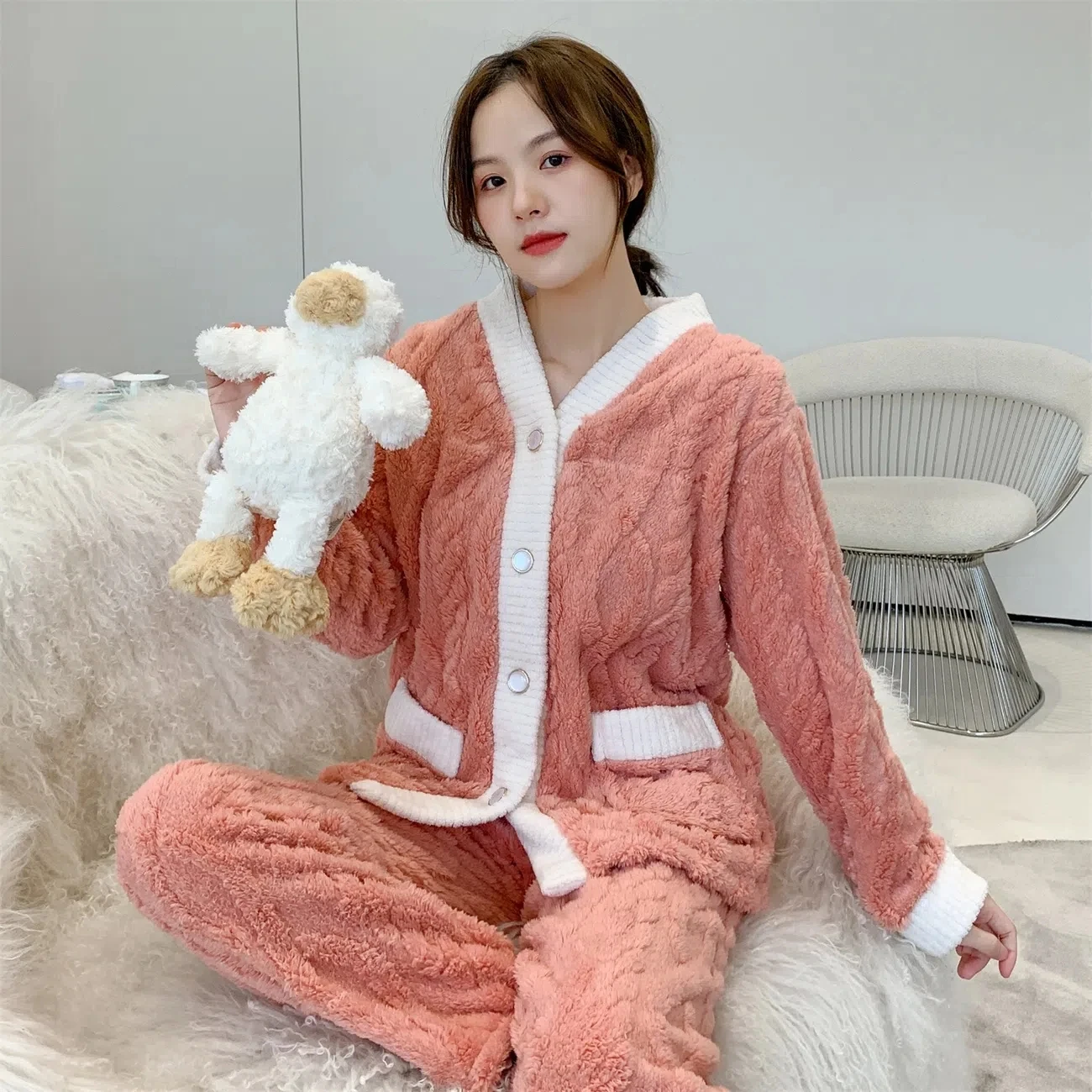 Winter Warme Frauen Pyjamas Sets Dicken Korallen Samt Langarm Cartoon Nachtwäsche Fleece Flanell Pyjamas Set Mujer Homewear