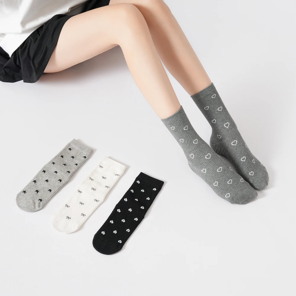 Sweety hearts stars patten Yoga Pilates socks for women Non-slip floor sports Calf socks Fashion all-match trend Pressure socks image 3