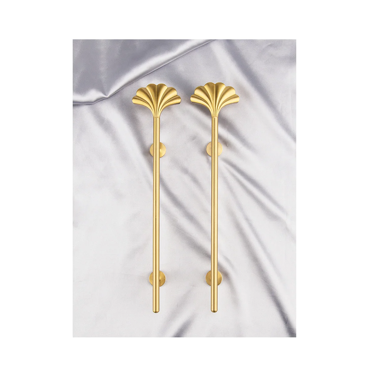 French Light Luxury and Simple Handle Personalized Creativity Ginkgo Leaf Brass Handle Clothing Cabinet Door Drawer Handle