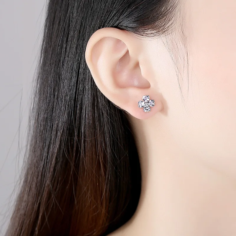 Trumium 925 Sterling Silver 1 Pair Women\'s Lucky Four-Leaf Clover Shape Ear Stud Earrings Sky White Zircon Fashion Jewelry Gifts