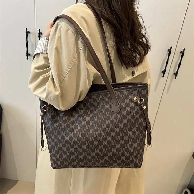 

2025 Winter 707 New Shoulder Portable Shoulder Bag Tote Bag Large Capacity Commuter Bag Simple and Versatile