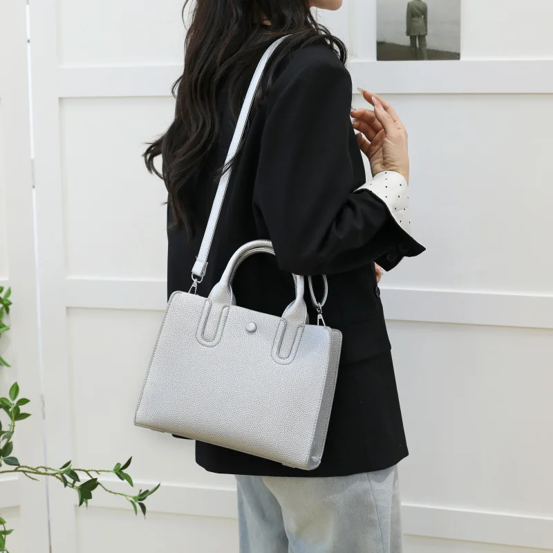 

2026 Single-shoulder Hand-carry Crossbody Bag Commuting Ladies Fashionable Handbag Women Large Capacity Designer Luxury Bag