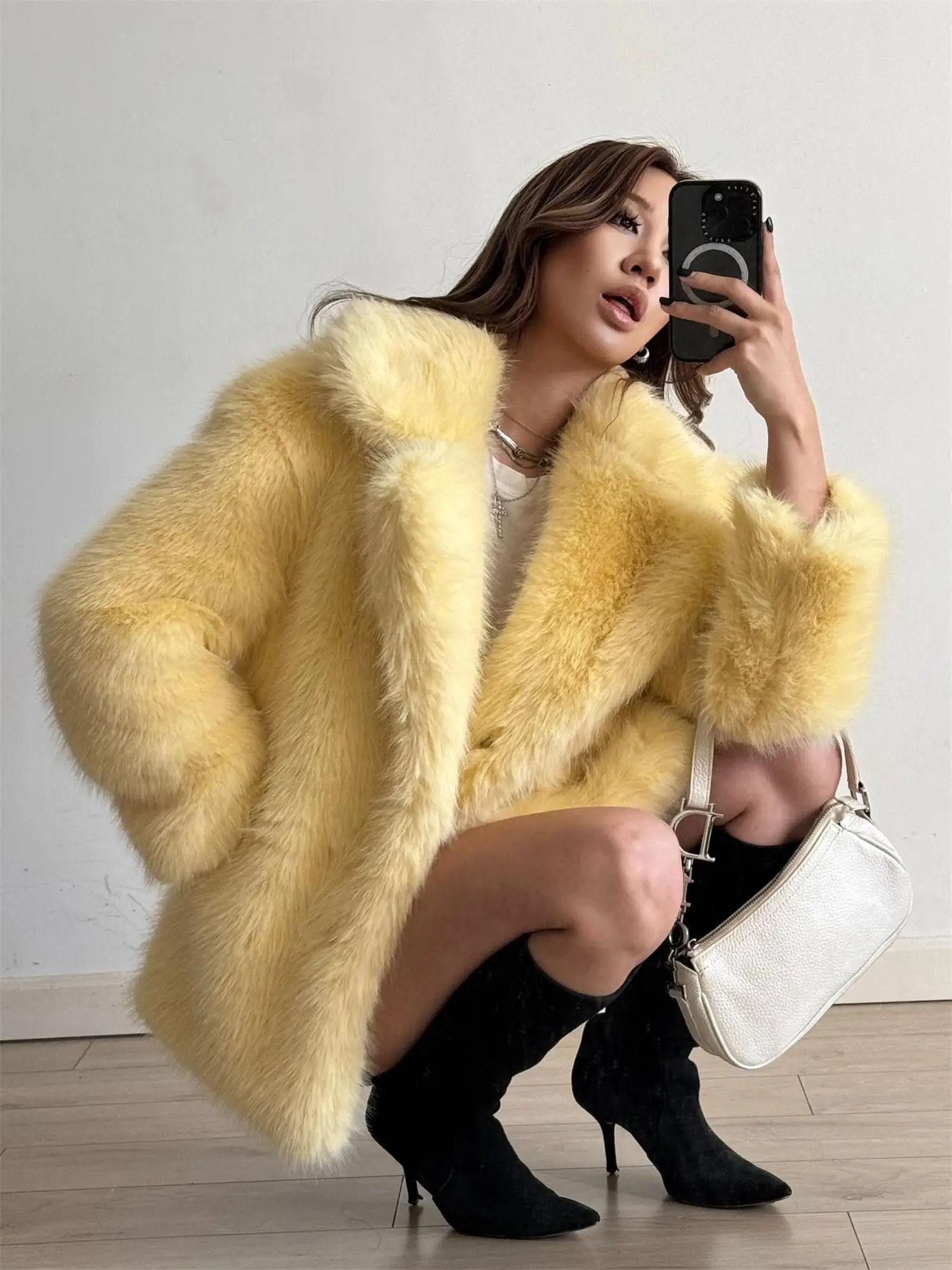 

2025 Women's Winter New Fashion Warm Artificial Fur Coat High Quality Imitation Fox Fur Grass Coat