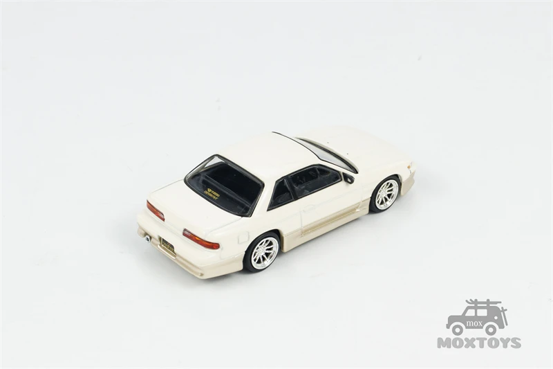 Tarmac Works 1:64 VERTEX Silvia S13 White / Gold Diecast Model Car