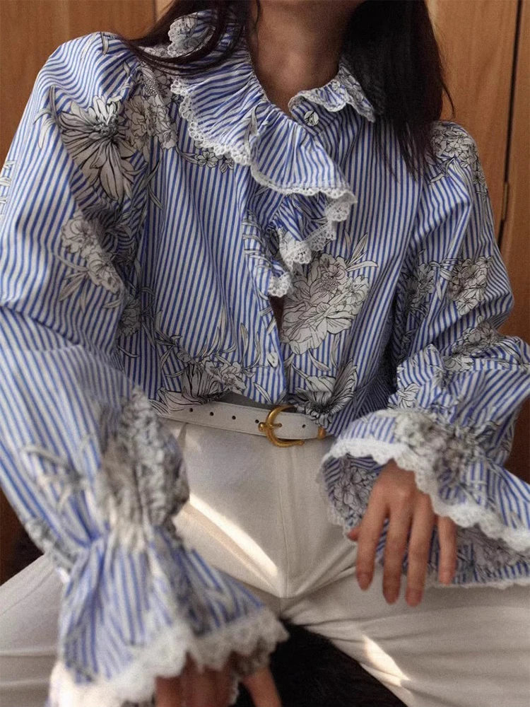 

Retro Floral Lace Splicing Bell Sve Striped irt Spring New Sle Chic Women's Loose Fit Bubble Sve Polyester Fiber