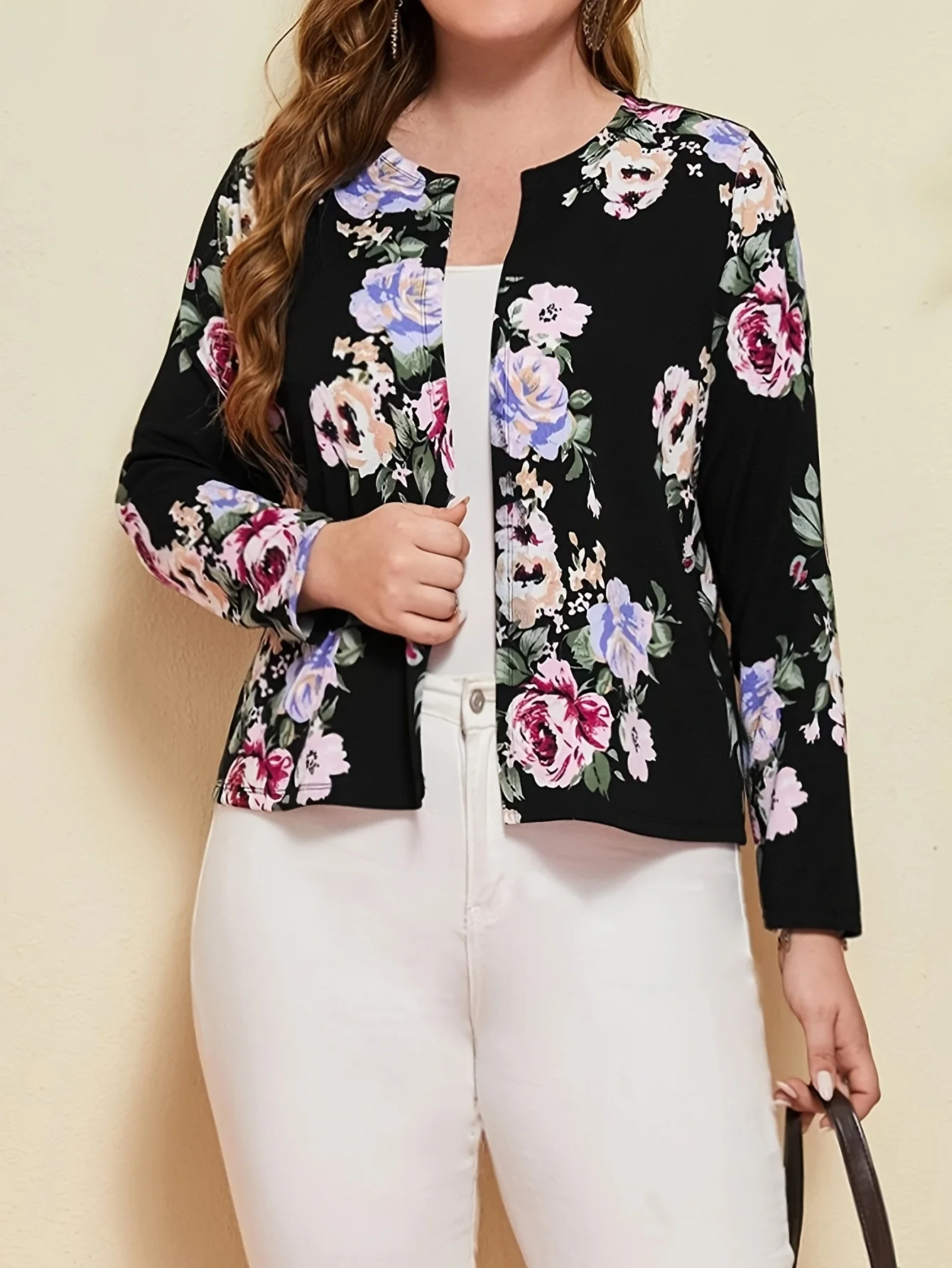 

Обычный элегантный повседневный модный черный женский топ с цветочным принтом